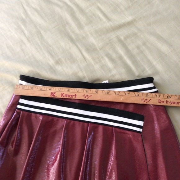 BCBG faux leather mini skirt - Picture 5 of 6